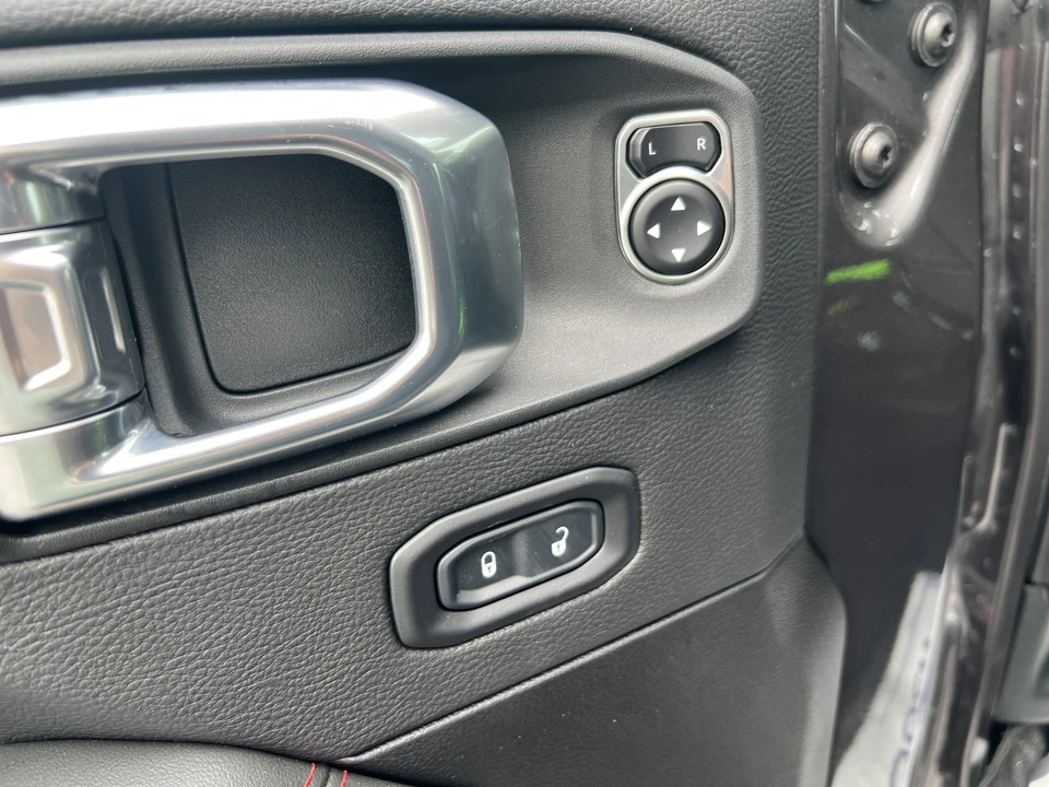 2026 Jeep JT Gladiator - Image 17 of 31