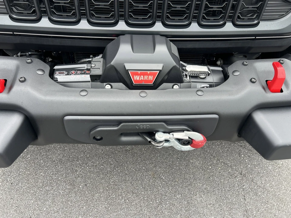 2026 Jeep JT Gladiator - Image 29 of 31