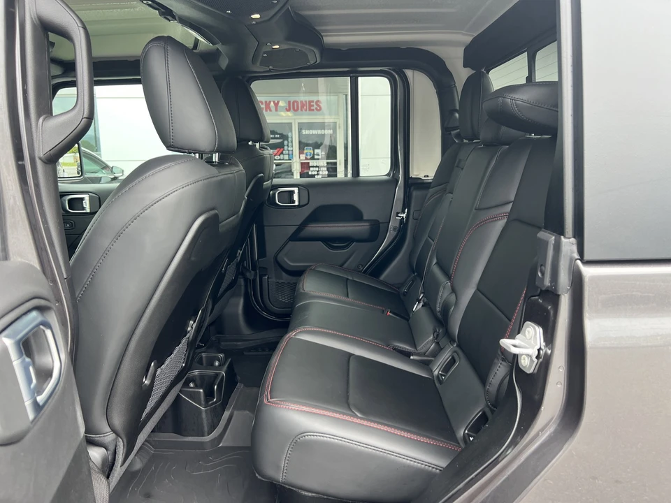 2026 Jeep JT Gladiator - Image 12 of 31