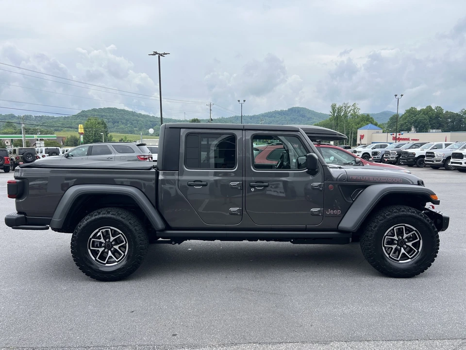 2026 Jeep JT Gladiator - Image 4 of 31
