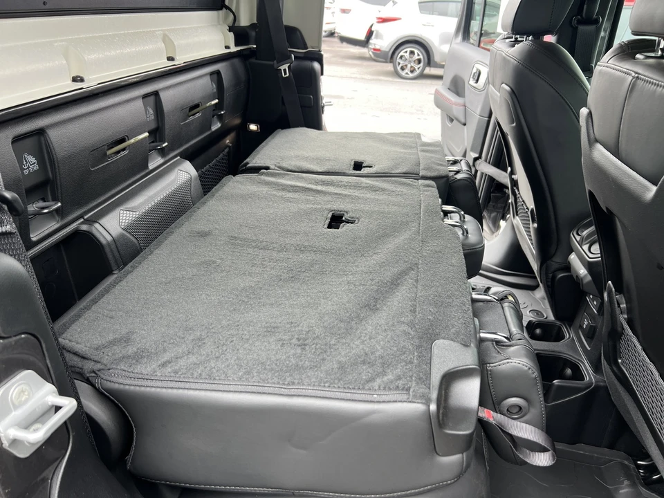 2026 Jeep JT Gladiator - Image 14 of 31