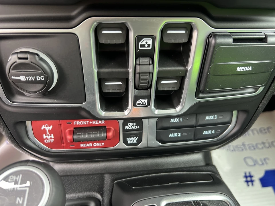 2026 Jeep JT Gladiator - Image 23 of 31