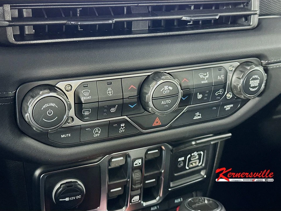 2026 Jeep JT Gladiator - Image 15 of 23