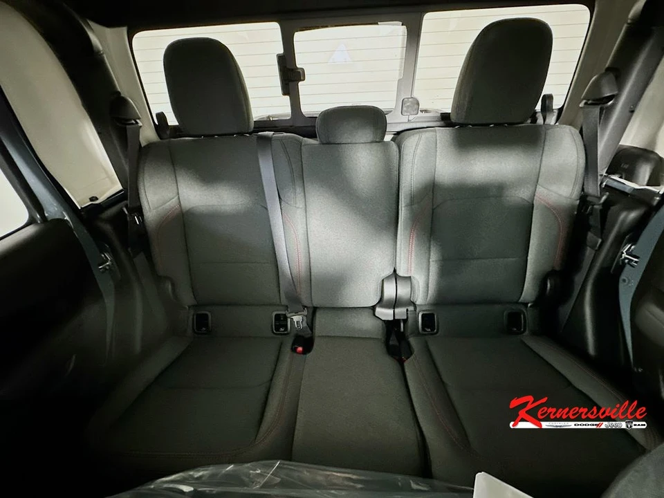 2026 Jeep JT Gladiator - Image 10 of 23