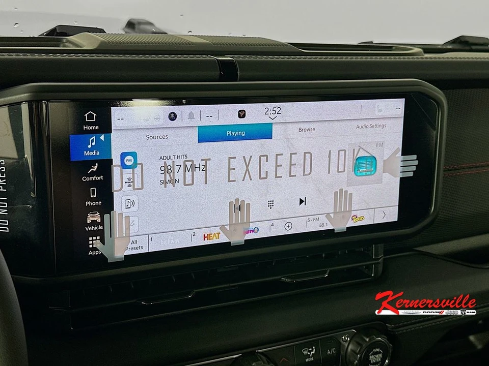 2026 Jeep JT Gladiator - Image 13 of 23