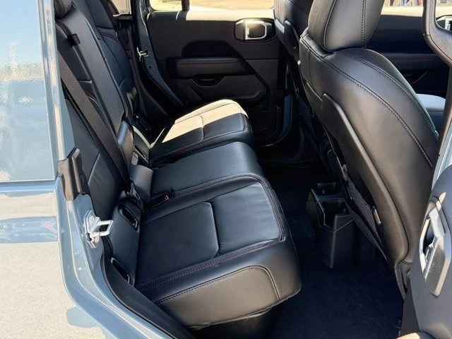 2026 Jeep JT Gladiator - Image 18 of 20