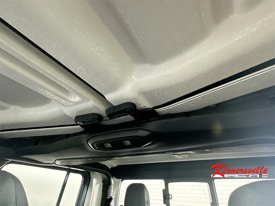 2026 Jeep JT Gladiator - Image 14 of 21