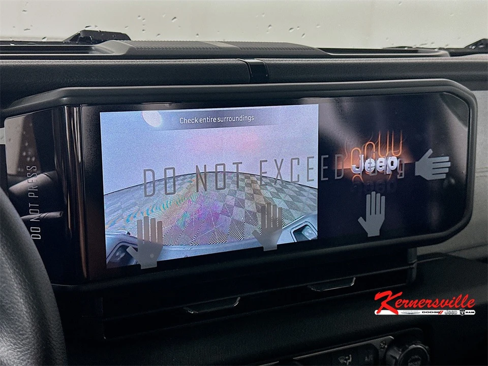 2026 Jeep JT Gladiator - Image 15 of 21