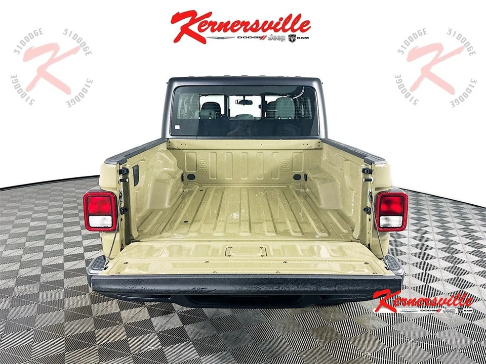 2026 Jeep JT Gladiator - Image 16 of 21