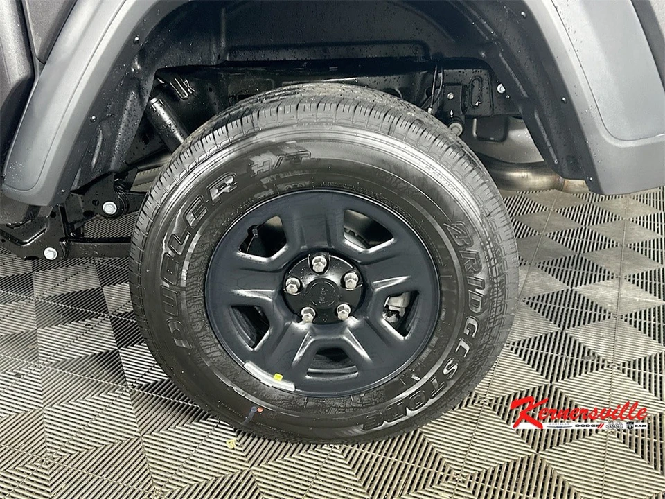 2026 Jeep JT Gladiator - Image 17 of 21