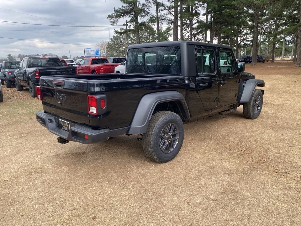 2026 Jeep JT Gladiator - Image 5 of 12