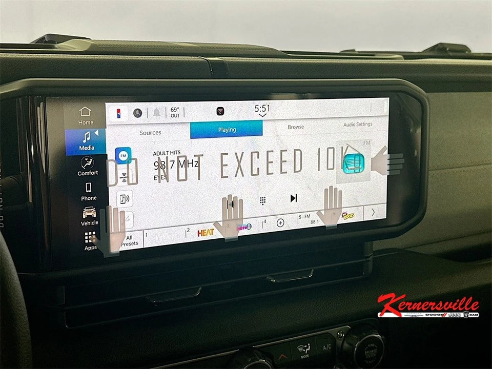 2026 Jeep JT Gladiator - Image 13 of 21