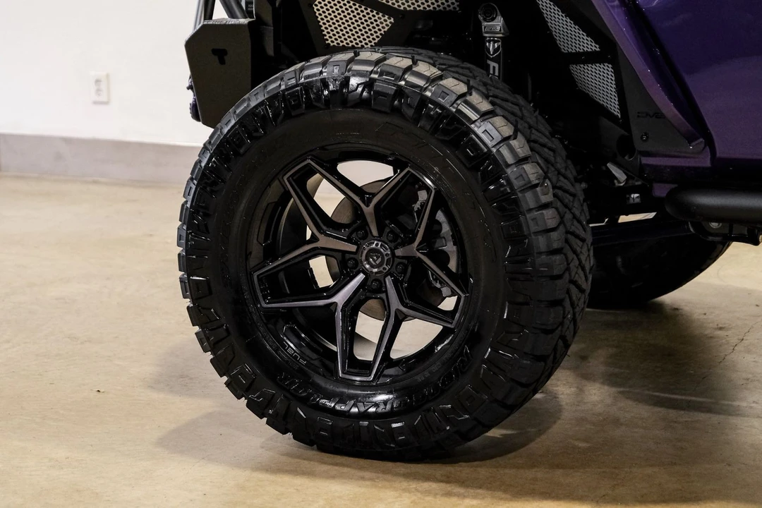 2026 Jeep JT Gladiator - Image 10 of 12