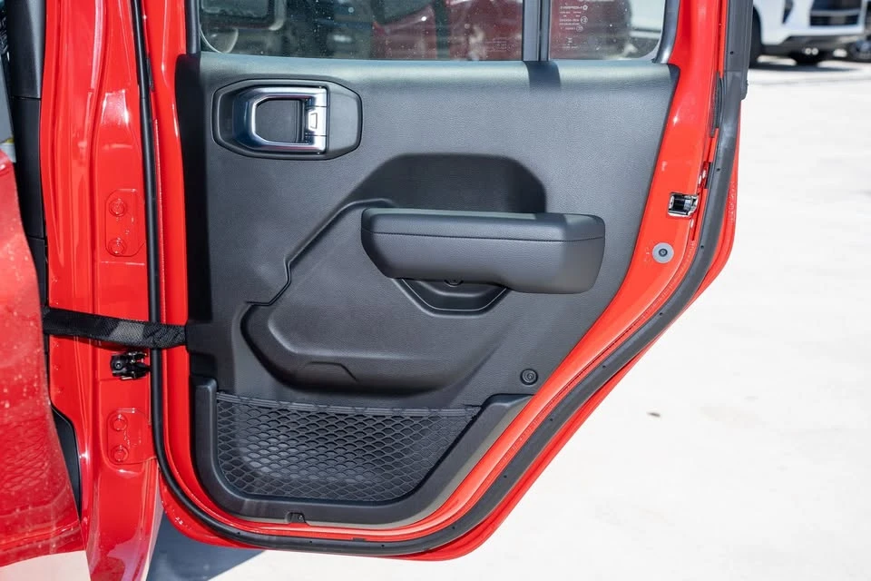 2026 Jeep JT Gladiator - Image 13 of 20