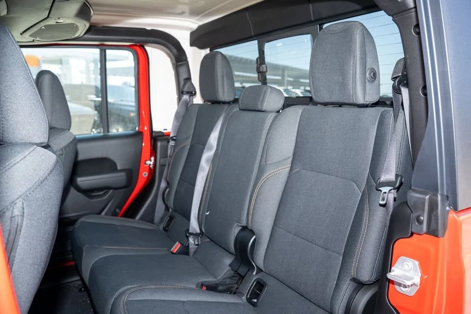 2026 Jeep JT Gladiator - Image 16 of 20