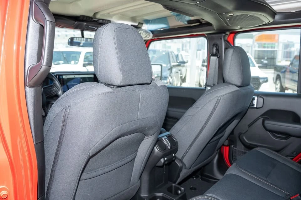 2026 Jeep JT Gladiator - Image 17 of 20