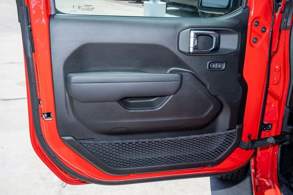 2026 Jeep JT Gladiator - Image 10 of 20