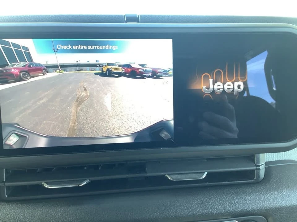 2026 Jeep JT Gladiator - Image 17 of 20
