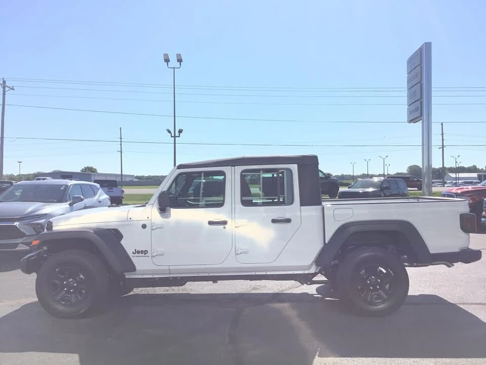 2026 Jeep JT Gladiator - Image 9 of 20