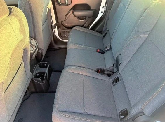 2026 Jeep JT Gladiator - Image 11 of 11