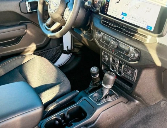 2026 Jeep JT Gladiator - Image 9 of 11