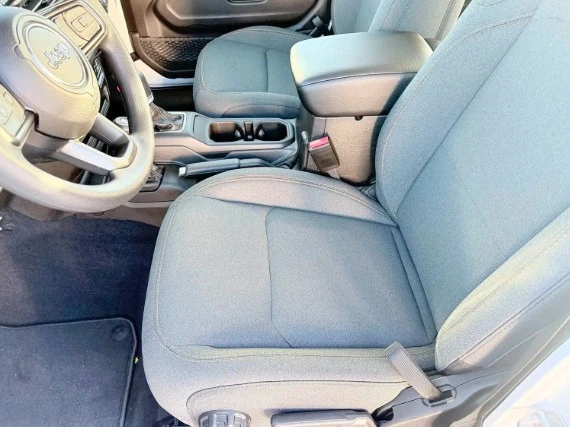 2026 Jeep JT Gladiator - Image 10 of 11