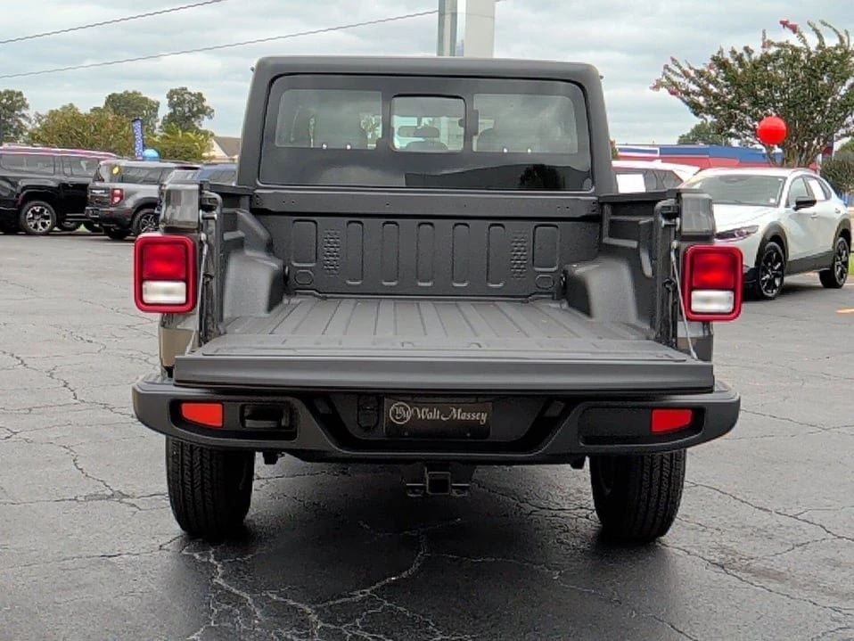 2026 Jeep JT Gladiator - Image 5 of 10