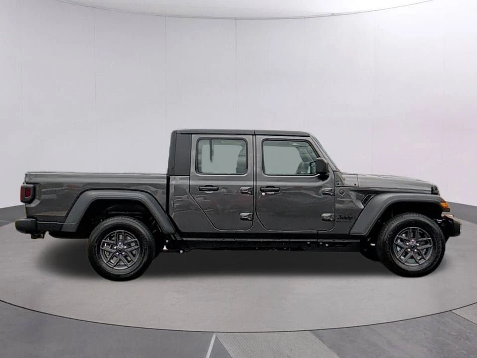 2026 Jeep JT Gladiator - Image 7 of 10