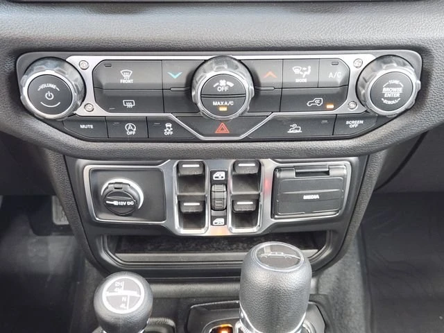 2026 Jeep JT Gladiator - Image 15 of 20