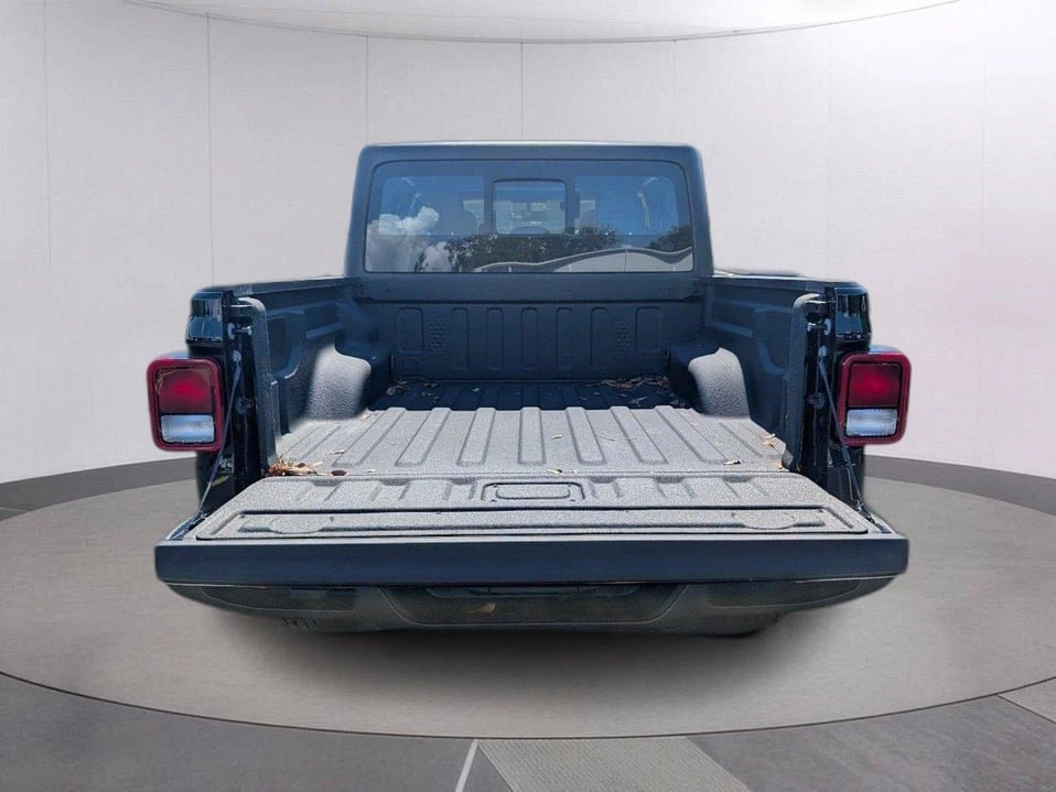 2026 Jeep JT Gladiator - Image 5 of 10