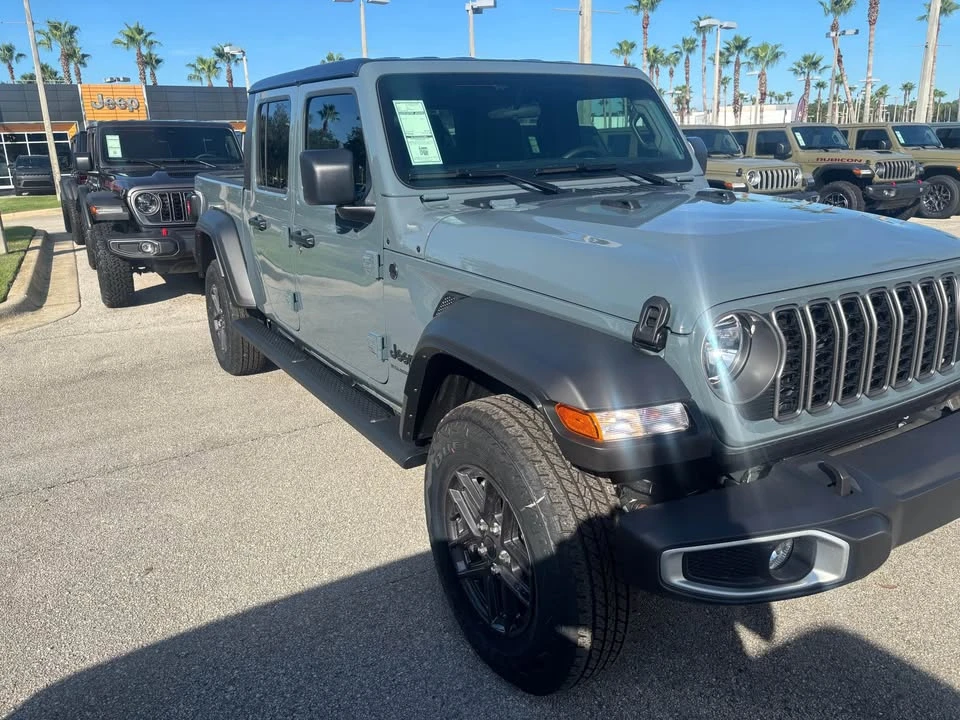2026 Jeep JT Gladiator - Image 2 of 2