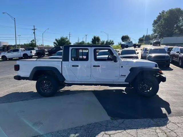 2026 Jeep JT Gladiator - Image 3 of 11