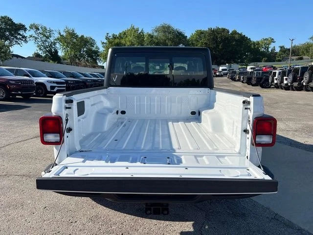 2026 Jeep JT Gladiator - Image 11 of 11