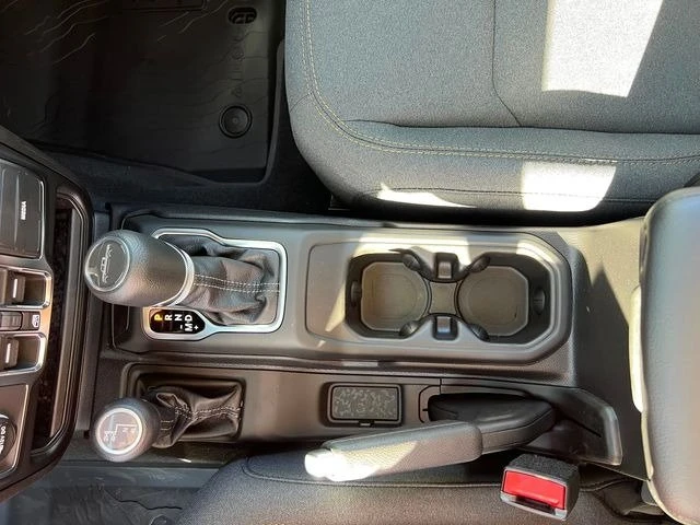 2026 Jeep JT Gladiator - Image 9 of 11