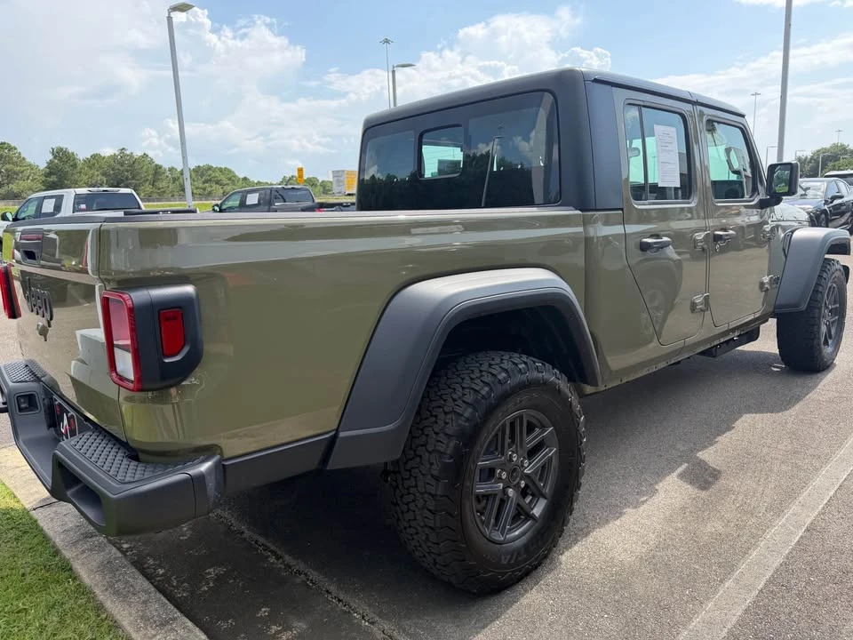 2026 Jeep JT Gladiator - Image 5 of 6