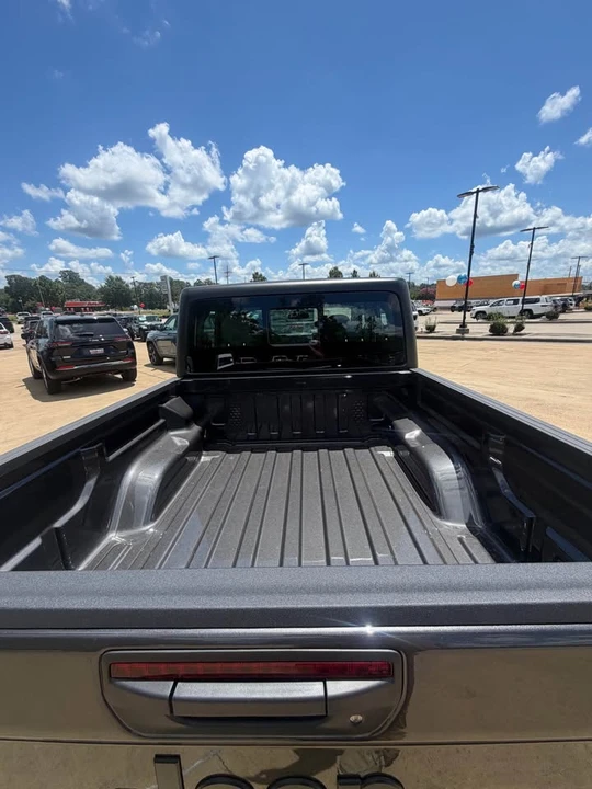 2026 Jeep JT Gladiator - Image 4 of 8