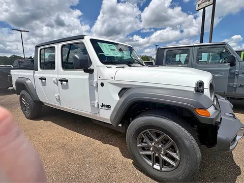 2026 Jeep Gladiator Sport Pickup 4D 5 ft