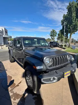 2026 Jeep Gladiator Sport Pickup 4D 5 ft