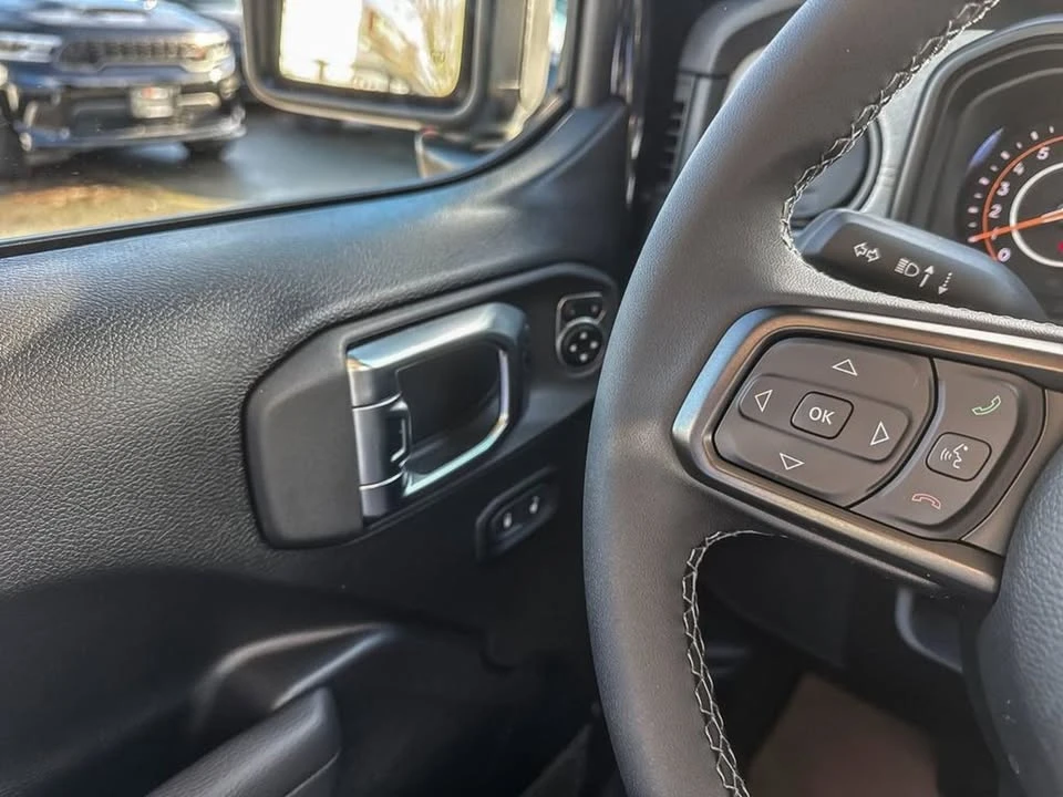 2026 Jeep JT Gladiator - Image 17 of 20