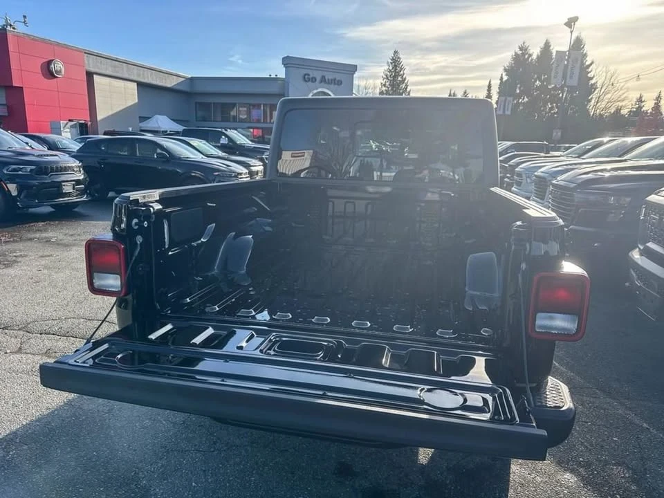2026 Jeep JT Gladiator - Image 12 of 20
