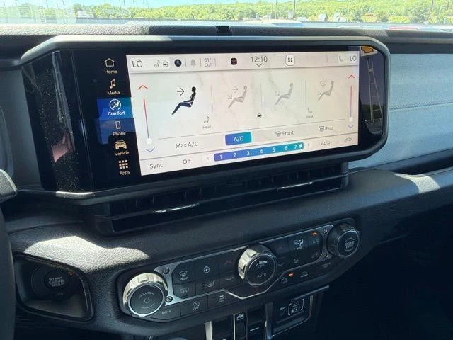 2026 Jeep JT Gladiator - Image 14 of 20