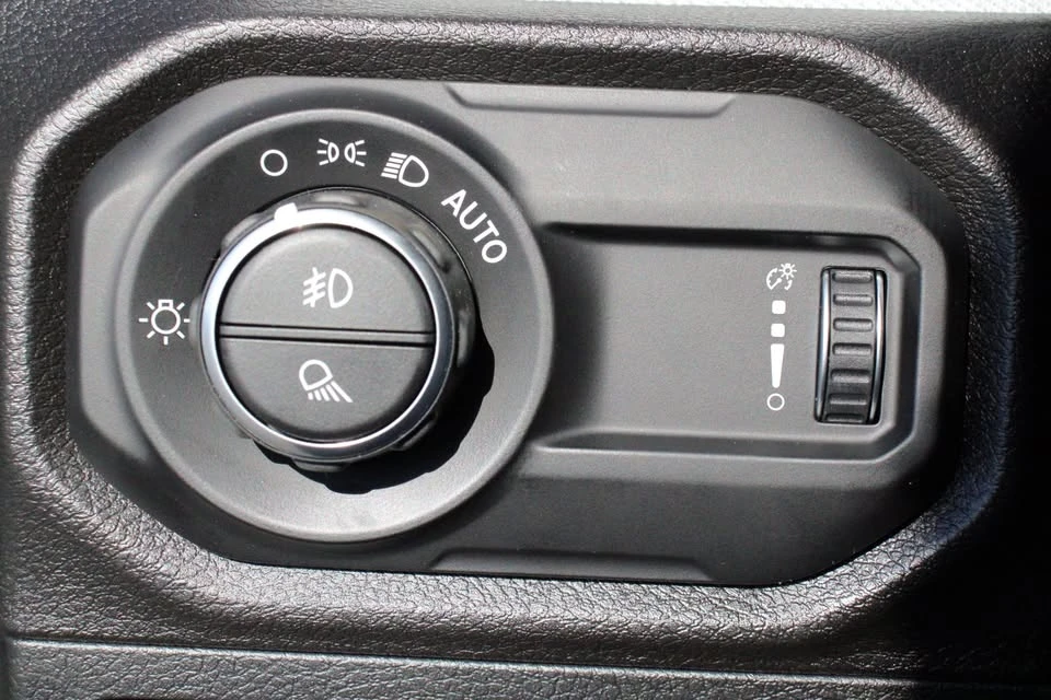 2026 Jeep JT Gladiator - Image 11 of 20