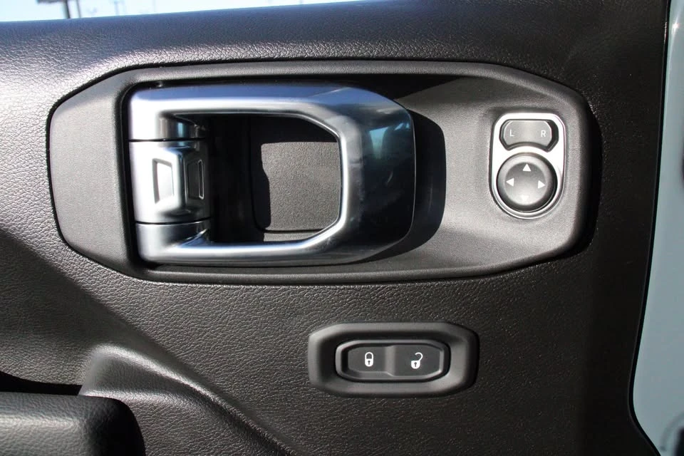2026 Jeep JT Gladiator - Image 7 of 20