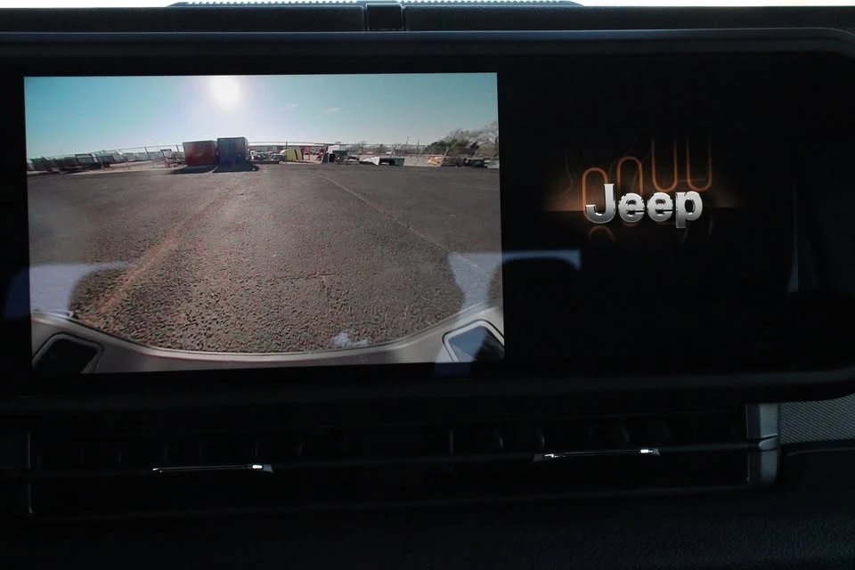 2026 Jeep JT Gladiator - Image 18 of 20