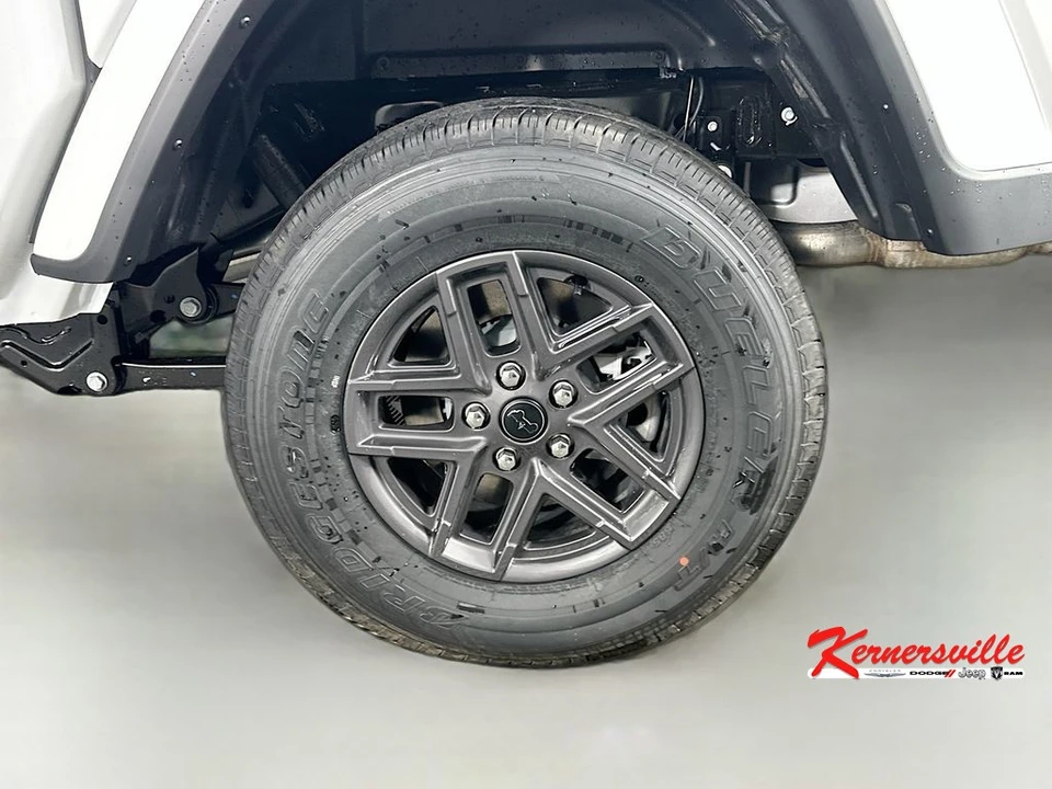 2026 Jeep JT Gladiator - Image 17 of 21