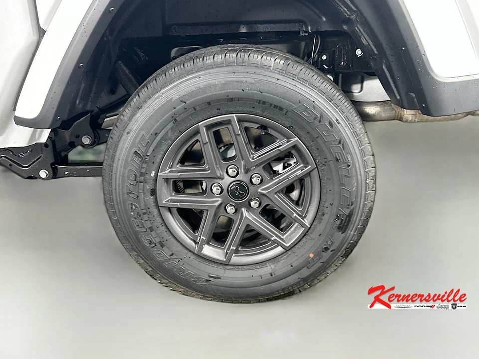 2026 Jeep JT Gladiator - Image 17 of 21
