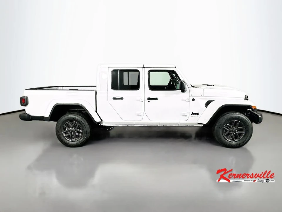 2026 Jeep JT Gladiator - Image 8 of 21