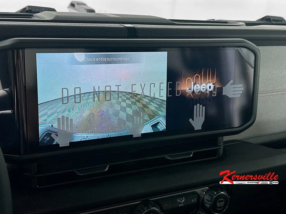 2026 Jeep JT Gladiator - Image 15 of 21