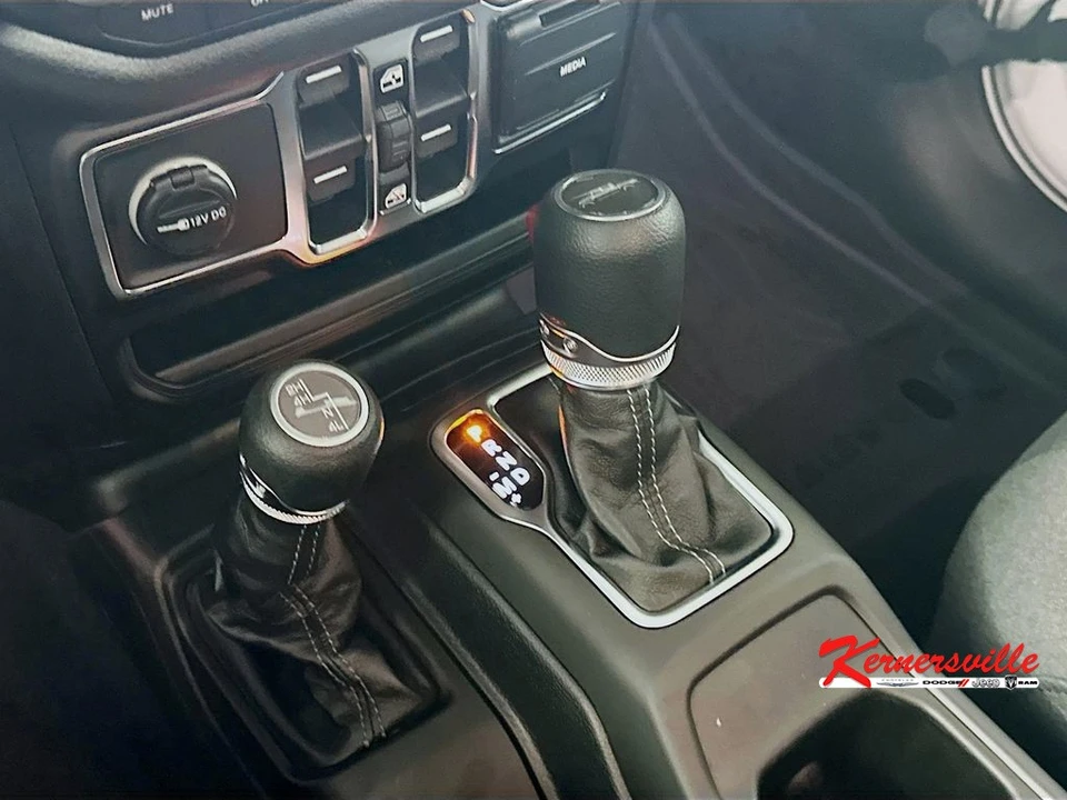 2026 Jeep JT Gladiator - Image 12 of 21