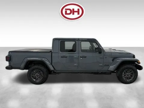 2026 Jeep JT Gladiator - Image 2 of 24